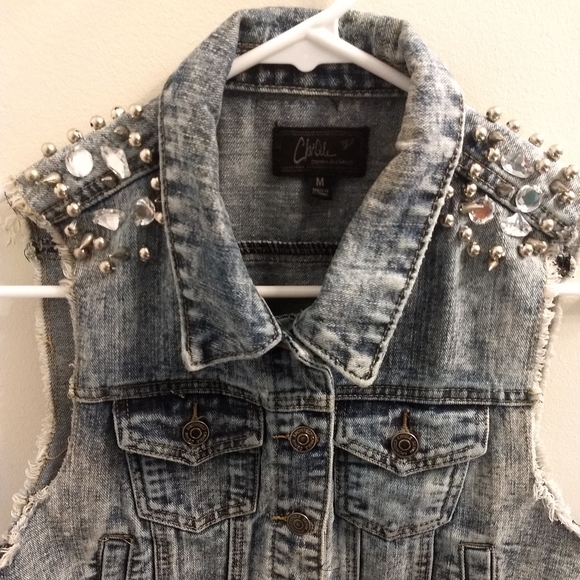 Vest - Picture 2 of 2